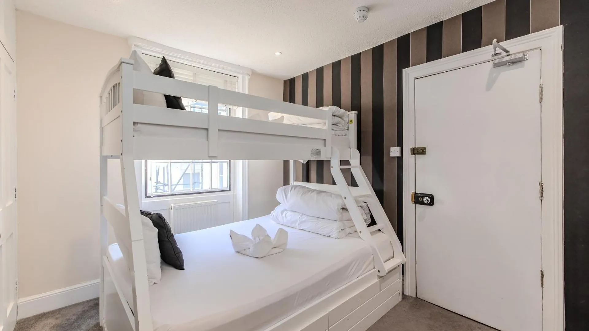 Super Central Town House Next To Brighton Beach 公寓